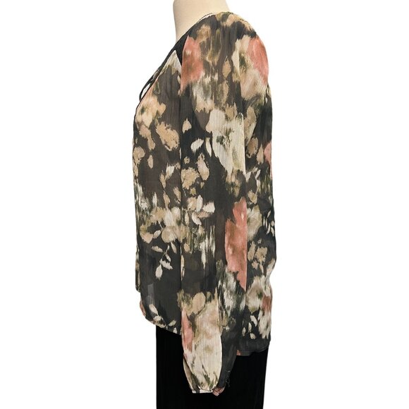 Semi-sheer floral top - Picture 3 of 5